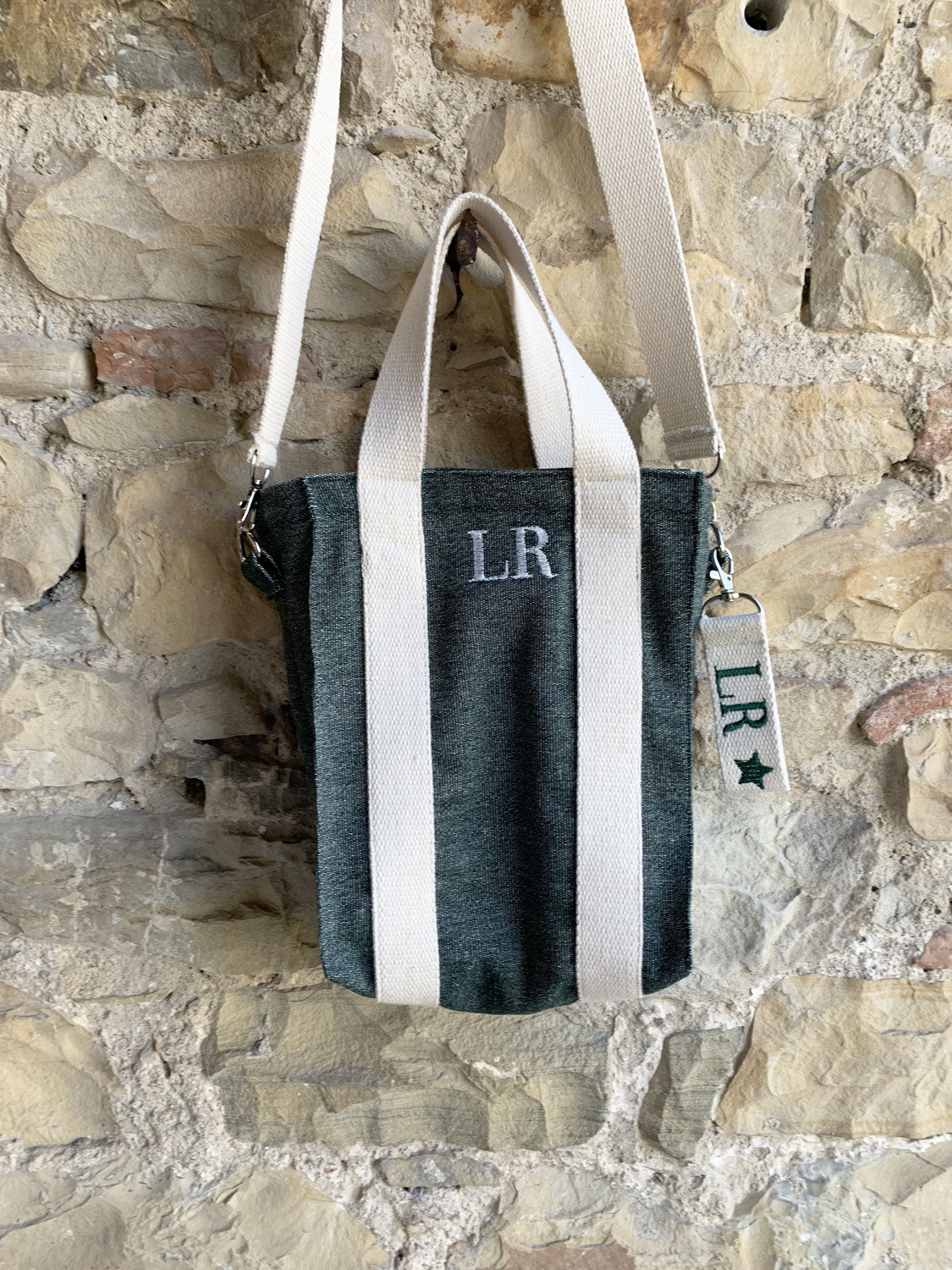 Borsa Candy Bag verde personalizzata con manici panna e iniziali LR 