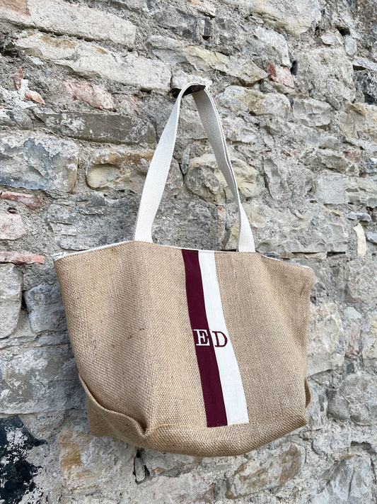 Borsa piccola personalizzata con dettagli bordeaux e panna ed iniziali ED